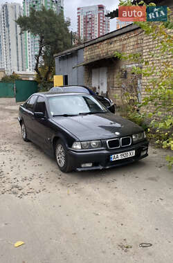 Седан BMW 3 Series 1993 в Киеве