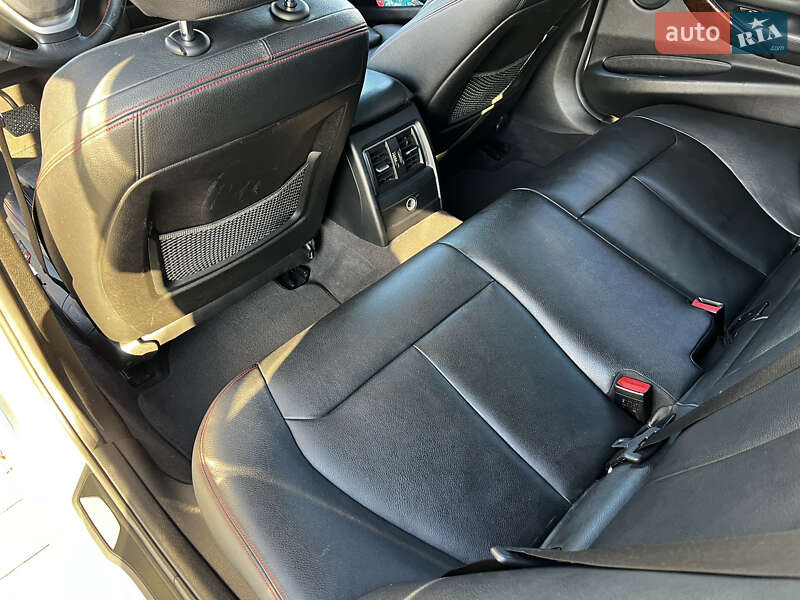 Седан BMW 3 Series 2015 в Одессе