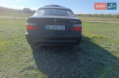 Седан BMW 3 Series 1995 в Березовке