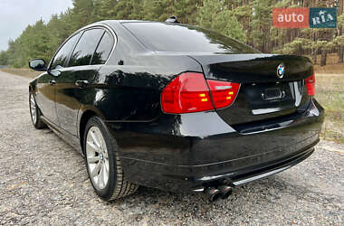 Седан BMW 3 Series 2010 в Сумах