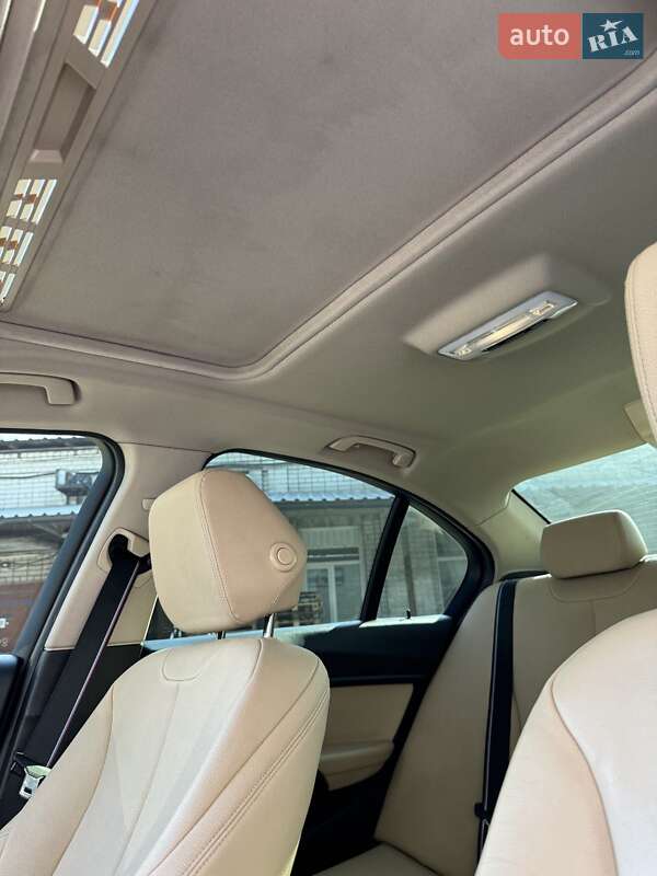 Седан BMW 3 Series 2017 в Дніпрі фото 23 Седан BMW 3 Series 2017 в Дніпрі