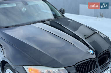 Седан BMW 3 Series 2009 в Виннице