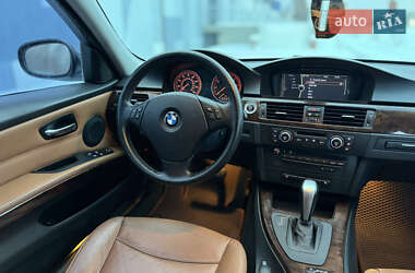 Седан BMW 3 Series 2009 в Виннице