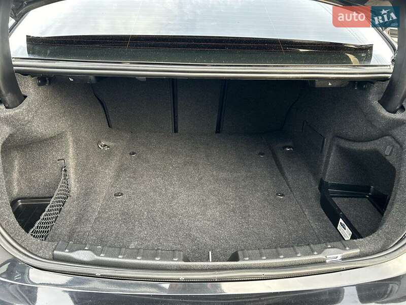 Седан BMW 3 Series 2015 в Львове