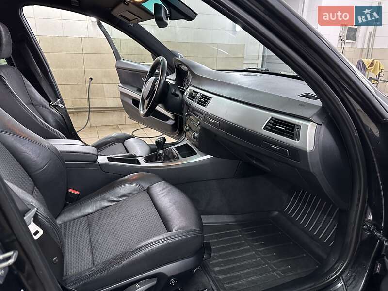 Универсал BMW 3 Series 2010 в Сумах