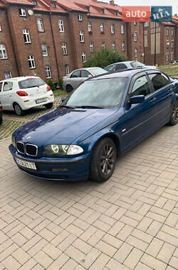 Седан BMW 3 Series 2001 в Львові