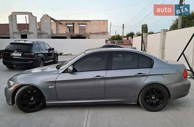 Седан BMW 3 Series 2010 в Запоріжжі