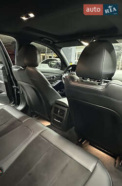 Седан BMW 3 Series 2022 в 