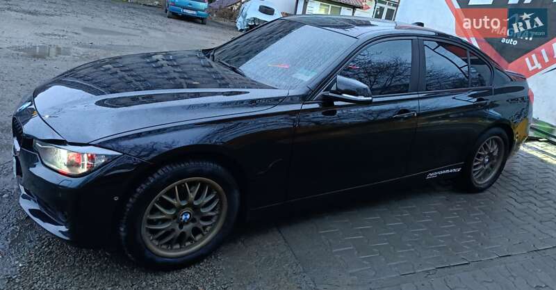 Седан BMW 3 Series 2014 в Чернівцях