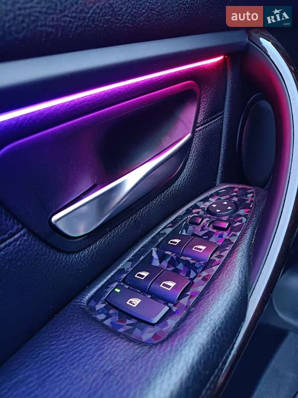 Седан BMW 3 Series 2014 в Чернівцях
