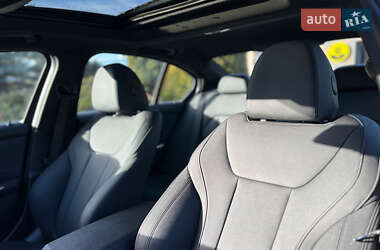 Седан BMW 3 Series 2019 в 