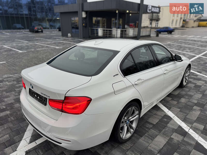 Седан BMW 3 Series 2017 в Киеве