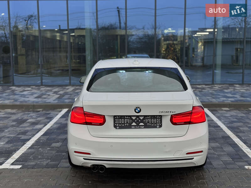 Седан BMW 3 Series 2017 в Киеве