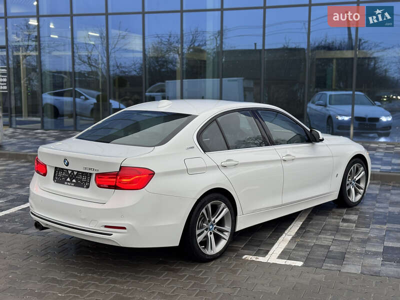 Седан BMW 3 Series 2017 в Киеве