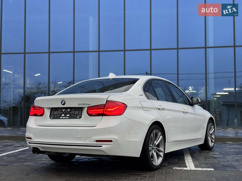 Седан BMW 3 Series 2017 в Киеве