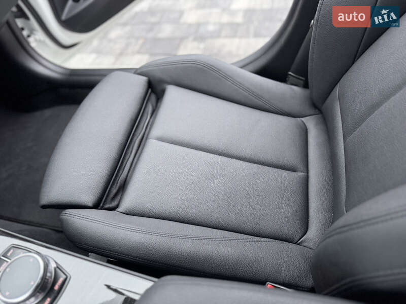Седан BMW 3 Series 2017 в Киеве