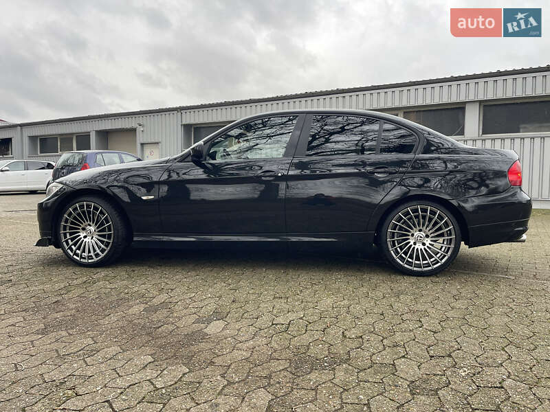 Седан BMW 3 Series 2010 в Черновцах