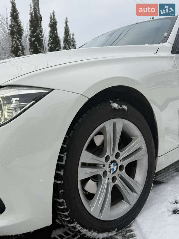 Седан BMW 3 Series 2018 в Львове