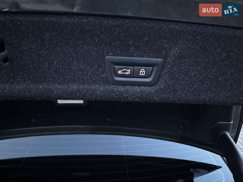 Седан BMW 3 Series 2021 в Львові