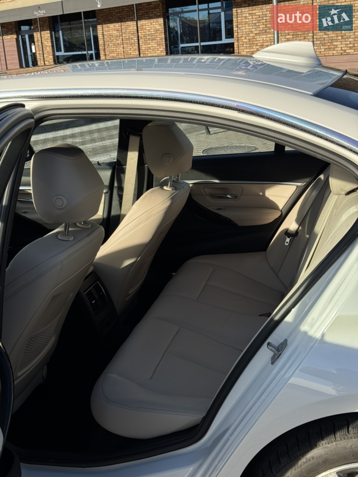 BMW 3 Series 2017 VIN WBA8B9G36HNU55660 фото оголошення 15 з 17