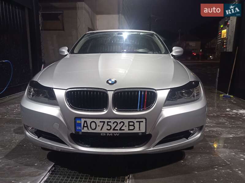 Универсал BMW 3 Series 2011 в Межгорье