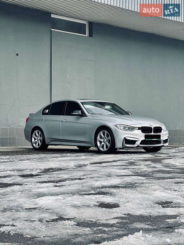 Седан BMW 3 Series 2013 в Львові