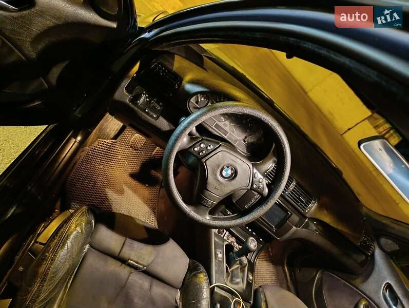 Седан BMW 3 Series 1998 в Днепре