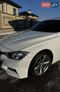 Седан BMW 3 Series 2013 в Львові