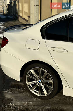 Седан BMW 3 Series 2013 в Львові