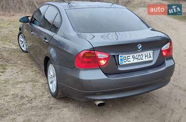 Седан BMW 3 Series 2005 в Новомосковську