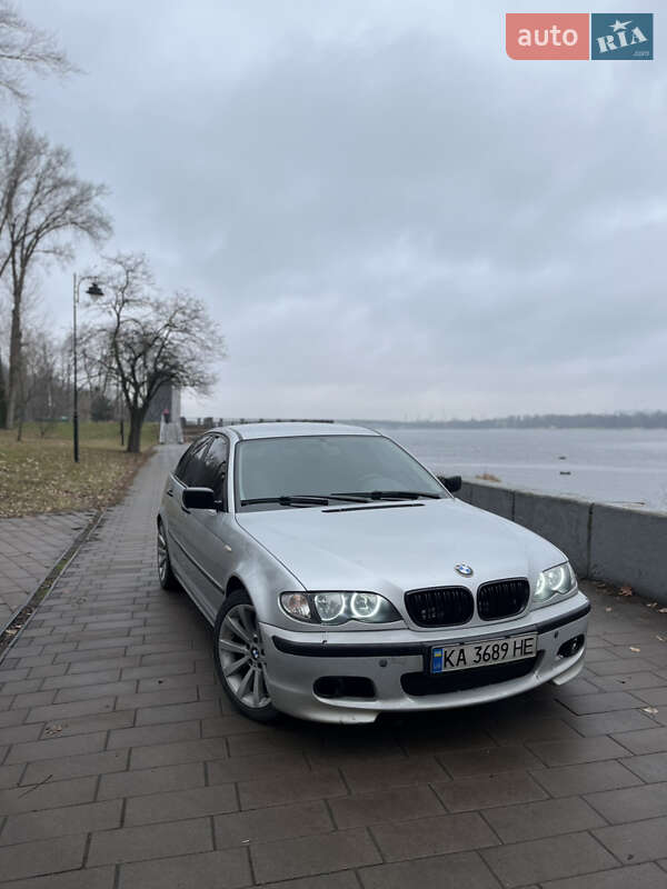 Седан BMW 3 Series 2004 в Киеве