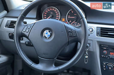 Седан BMW 3 Series 2006 в Ровно