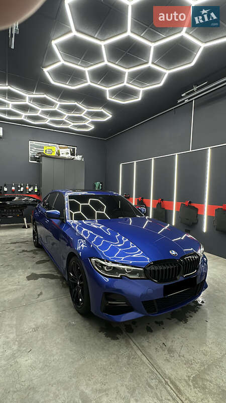 Седан BMW 3 Series 2019 в Ужгороде