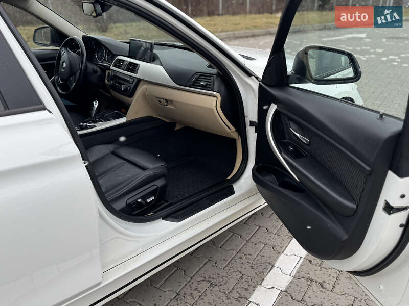 Седан BMW 3 Series 2013 в Чернівцях