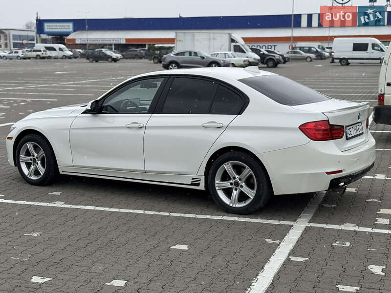 Седан BMW 3 Series 2013 в Чернівцях