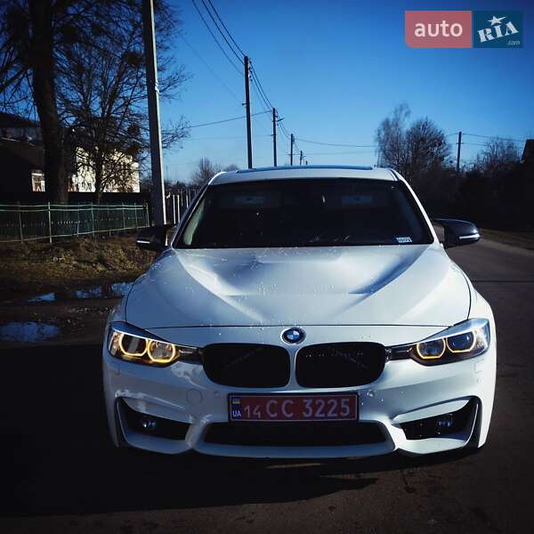 Седан BMW 3 Series 2015 в Великих Мостах