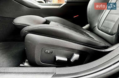 Седан BMW 3 Series 2022 в 