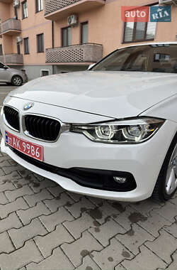 Седан BMW 3 Series 2017 в Ужгороді