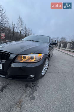 Седан BMW 3 Series 2010 в Умані