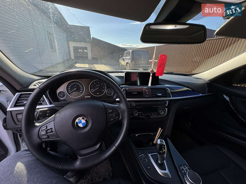 Седан BMW 3 Series 2017 в Черновцах