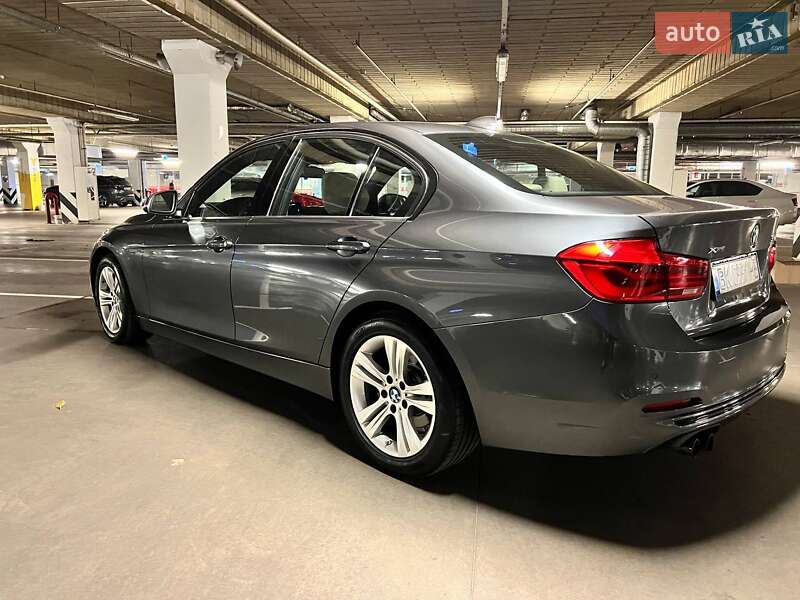 Седан BMW 3 Series 2016 в Киеве