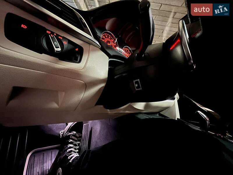 Седан BMW 3 Series 2016 в Киеве