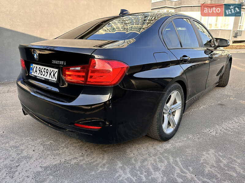 Седан BMW 3 Series 2013 в Чернигове