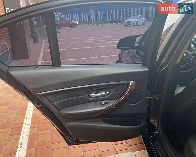 Седан BMW 3 Series 2015 в Одессе