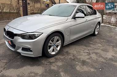 Седан BMW 3 Series 2017 в Киеве