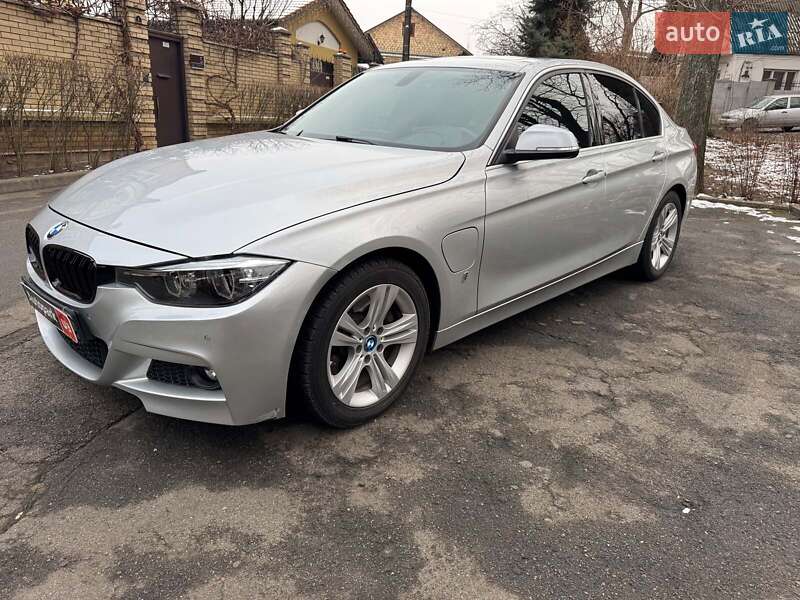 Седан BMW 3 Series 2017 в Киеве