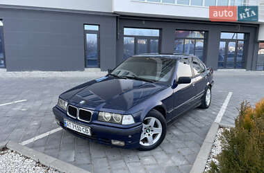 Седан BMW 3 Series 1993 в Дрогобыче