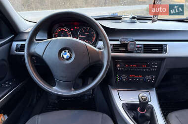 Универсал BMW 3 Series 2005 в Мостиске