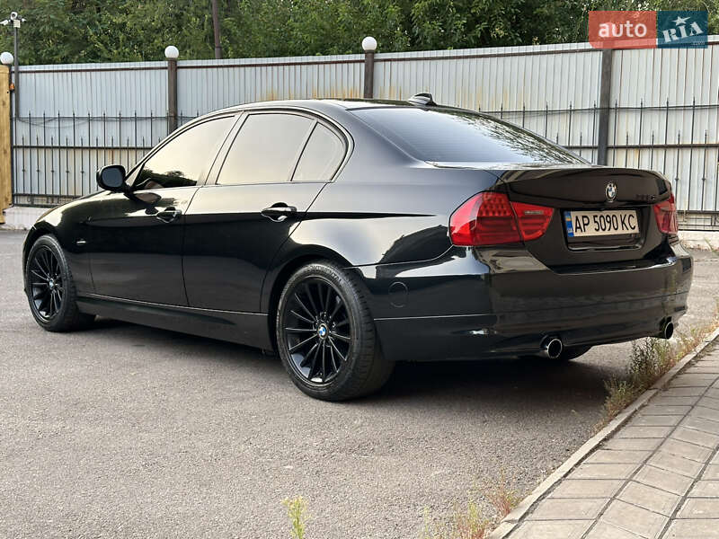 Седан BMW 3 Series 2011 в 