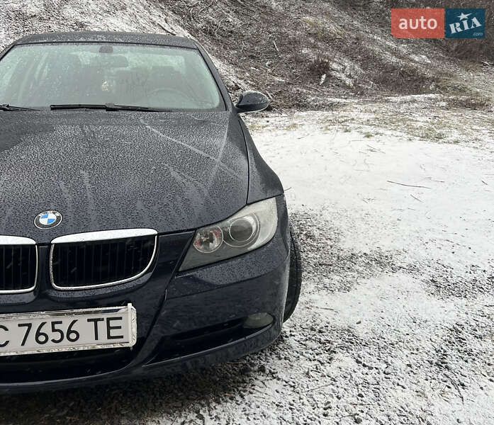 Седан BMW 3 Series 2007 в Золочеві
